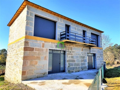 Venta Casa unifamiliar Castrelo de Miño. Nueva con balcón 110 m²