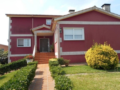 Venta Casa unifamiliar en Calle vilar -tomiño Tomiño. Buen estado con terraza 260 m²