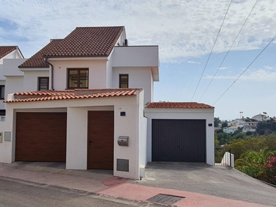 Venta Casa unifamiliar en CastaÑo El 53 Fuengirola. Con terraza 270 m²