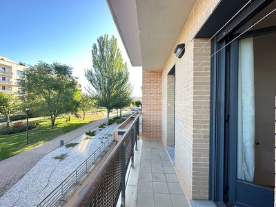 Venta de piso en Calaverón - Pajaritos de 3 habitaciones con garaje y balcón
