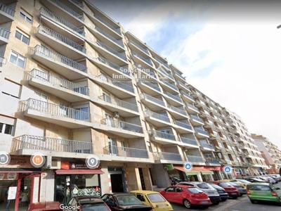 Venta Piso en Avenida Comuneros. Salamanca. A reformar séptima planta plaza de aparcamiento con balcón calefacción central