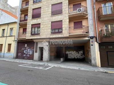 Venta Piso Salamanca. Piso de tres habitaciones Segunda planta plaza de aparcamiento con balcón calefacción central