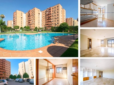 Venta Piso Sevilla. Piso de tres habitaciones Octava planta con terraza