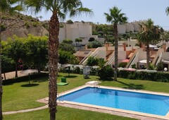 Venta de casa con piscina y terraza en El Campello