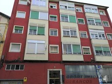 Venta Piso Torrelavega. Piso de tres habitaciones en Avenida de Bilbao. Segunda planta