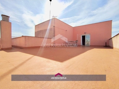 Alquiler de ático en Centro - Jerez de la Frontera de 3 habitaciones con terraza y garaje