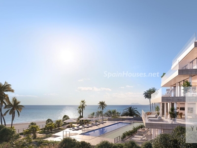 Dúplex en venta en Playa Bahía Dorada, Estepona