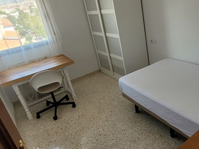 Habitaciones en C/ Padre Claret, Granada Capital por 220€ al mes