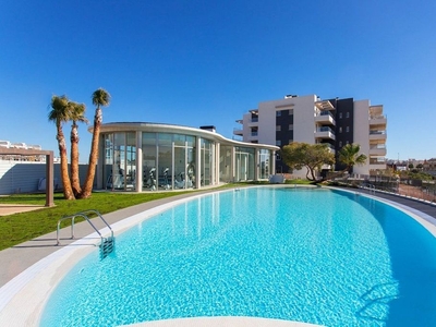 Piso en venta en Playa Flamenca - Punta Prima de 3 habitaciones con terraza y piscina