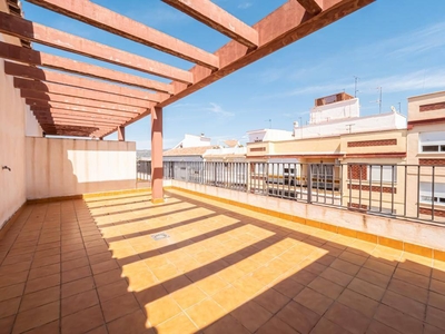 Venta Ático en Calle Canalejas Vélez-Málaga. Muy buen estado con terraza