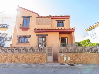 Venta Casa adosada en Alminares (hi) Las Gabias. Con terraza 204 m²