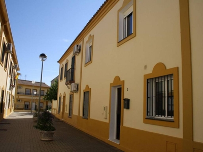 Venta Casa adosada en Azahar 3 Castilleja del Campo. Con terraza 96 m²