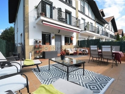 Venta Casa adosada en Barrio Cereceda Rasines. Con terraza 120 m²