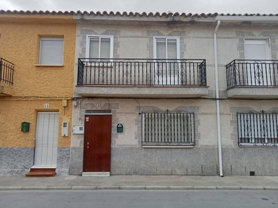 Venta Casa adosada en Calle DIPUTACION Quintanar de La Orden. A reformar 67 m²