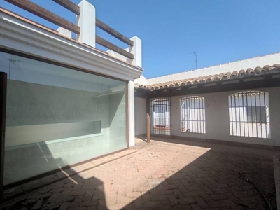 Venta Casa adosada en Carretera de El Rocio Almonte. A reformar 325 m²