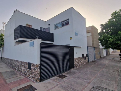 Venta Casa adosada Jerez de la Frontera. Con terraza 213 m²