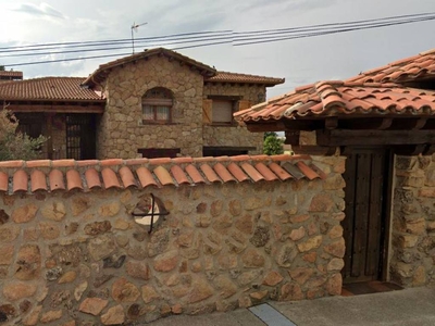 Venta Casa rústica en Calle San Vicente Otero de Herreros. Buen estado 238 m²