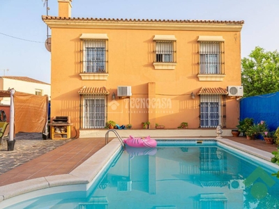 Venta Casa unifamiliar Algeciras. Con balcón 401 m²