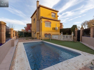 Venta Casa unifamiliar Cúllar Vega. Con terraza 176 m²