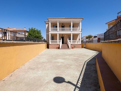 Venta Casa unifamiliar en Andalucia Cúllar Vega. Con terraza 520 m²