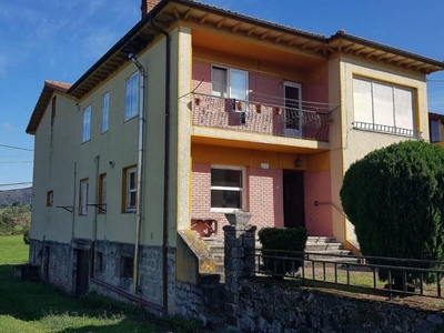 Venta Casa unifamiliar en Bo Arenal-helguera Penagos. A reformar con terraza 576 m²