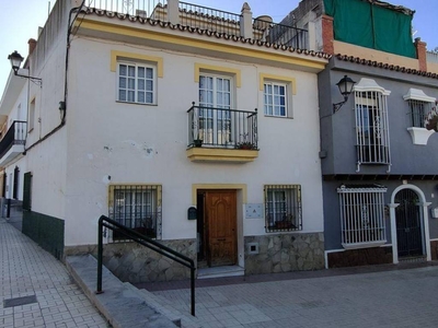 Venta Casa unifamiliar en Calle Barcelona Vélez-Málaga. Buen estado 139 m²