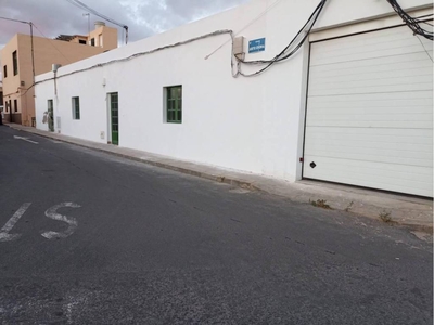 Venta Casa unifamiliar en Calle Justo Evora Tuineje. Buen estado 174 m²