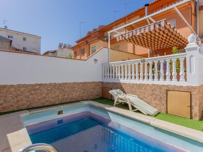 Venta Casa unifamiliar en Camino De Enmedio Maracena. 204 m²