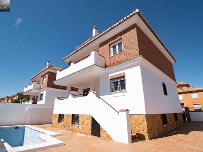 Venta Casa unifamiliar en Cuervo(vent) Vegas del Genil. Con terraza 262 m²