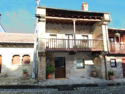 Venta Casa unifamiliar en Sobrellano Comillas. Con balcón 247 m²