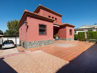 Venta Casa unifamiliar La Zubia. Con terraza 150 m²