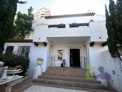 Venta Chalet en Avenida andaluces 2 Estepona. Buen estado plaza de aparcamiento 287 m²