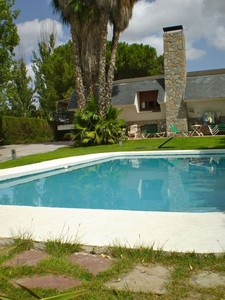 Venta de casa con piscina y terraza en Elda, Loma badá
