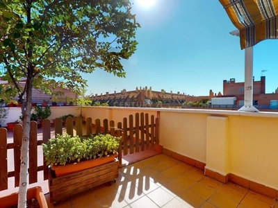 Venta Piso Alcalá de Henares. Piso de tres habitaciones Buen estado con terraza