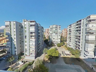 Venta Piso Algeciras. Piso de cuatro habitaciones Séptima planta con terraza