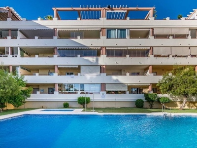 Venta Piso Benalmádena. Piso de tres habitaciones Cuarta planta con terraza