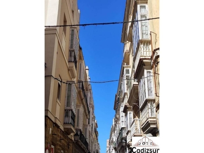 Venta Piso Cádiz. Piso de dos habitaciones Buen estado primera planta