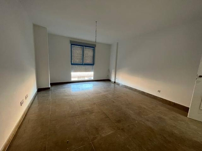 Venta Piso Camarena. Piso de dos habitaciones en Calle Huerta Abajo. Primera planta