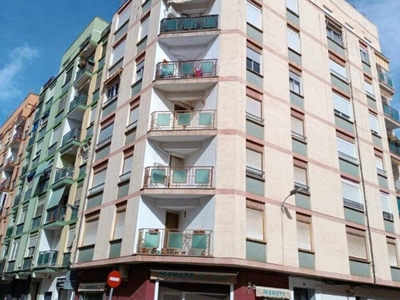 Venta Piso Castellón de la Plana - Castelló de la Plana. Piso de tres habitaciones Buen estado con balcón