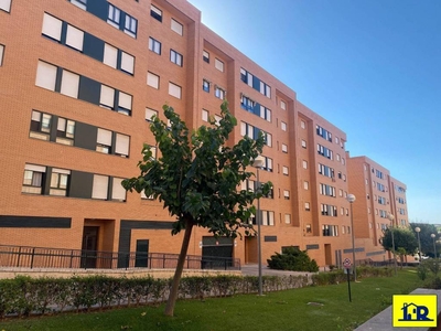 Venta Piso Cuenca. Piso de tres habitaciones Primera planta plaza de aparcamiento calefacción individual