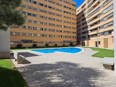 Venta Piso Girona. Piso de tres habitaciones Quinta planta con terraza
