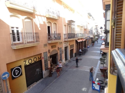Venta Piso Huelva. Piso de cuatro habitaciones en Calle Vázquez López. Buen estado con balcón