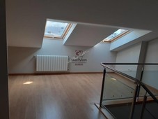Venta Casa adosada Ourense. Nueva calefacción individual 230 m²