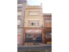 Venta Casa unifamiliar en Calle Mestre Antoni Torelló Sant Sadurní d'Anoia. Buen estado con terraza 550 m²