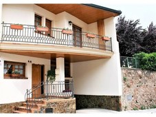 Venta Casa unifamiliar en Calle Sant Llorenç Castellar del Vallès. Buen estado con terraza 360 m²