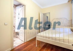 Piso en venta , con 40 m2, 1 habitaciones y 1 baños, ascensor, amueblado, aire acondicionado y calefacción eléctrica. en Madrid
