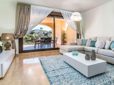 Apartamento en venta en Valle Romano Golf, Estepona, Málaga