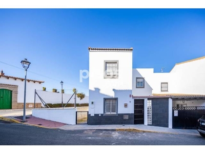 Casa adosada en venta en Albaida del Aljarafe en Albaida del Aljarafe por 110.000 €