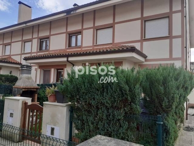 Casa adosada en venta en Barrio Cerro, 1