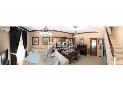 Casa adosada en venta en Bonares